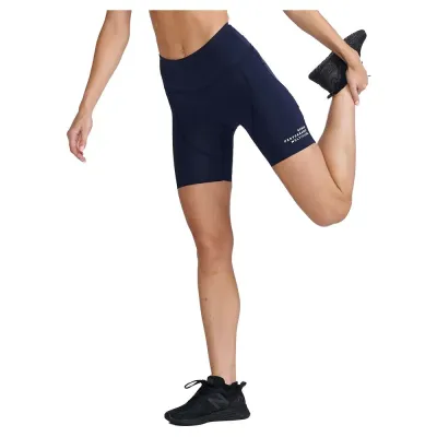 Kurze Radlerhose 2XU Aero 7´´ Triathlon-Shorts (Bild 3)