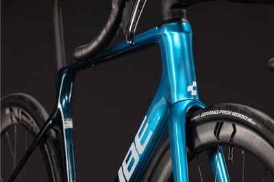 Endurance Bike Cube Agree C:62 Race 2026 | 28 Zoll | Diamant | 58 CM | chromeblue´n´liquidblue (Bild 3)