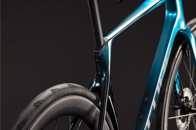 Endurance Bike Cube Agree C:62 Race 2026 | 28 Zoll | Diamant | 58 CM | chromeblue´n´liquidblue (Bild 6)