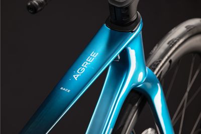Endurance Bike Cube Agree C:62 Race 2026 | 28 Zoll | Diamant | 58 CM | chromeblue´n´liquidblue (Bild 7)