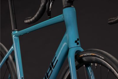 Endurance Bike Cube Attain Pro 2026 | 28 Zoll | Diamant | 56 CM | surfblue´n´black (Bild 3)