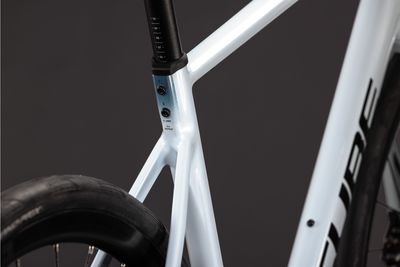Tourenrad Cube Attain Race 2026 | 28 Zoll | Diamant | 56 CM | glacier´n´black (Bild 6)