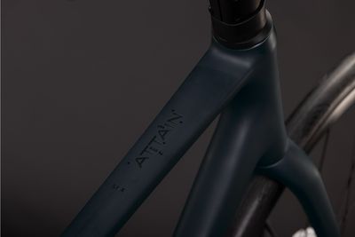 Endurance Bike Cube Attain SLX 2026 | 28 Zoll | Diamant | 56 CM | blueiris´n´black (Bild 12)