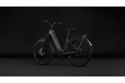 E-Bike Tourenrad Cube Kathmandu Hybrid Deluxe EXC 800 2027 | 800 Wh | 28 Zoll | Tiefeinsteiger | 58 cm | stealthgrey´n´grey (Bild 9)