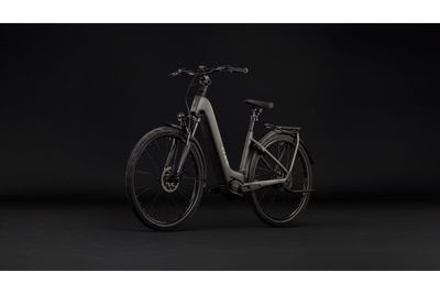 E-Bike Tourenrad Cube Kathmandu Hybrid Deluxe Pro 800 2027 | 800 Wh | 28 Zoll | Tiefeinsteiger | 46 cm | blackforest´n´chrome (Bild 9)