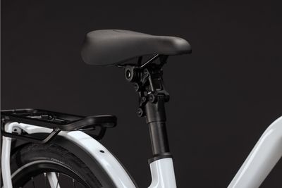 E-Bike Tourenrad Cube Kathmandu Hybrid Deluxe Pro 800 2027 | 800 Wh | 28 Zoll | Trapez | 58 cm | metallicwhite´n´chrome (Bild 17)