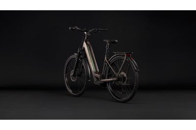 E-Bike Tourenrad Cube Kathmandu Hybrid EXC 800 2027 | 800 Wh | 28 Zoll | Tiefeinsteiger | 46 cm | stellar´n´chrome (Bild 19)