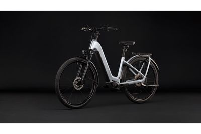 E-Bike Tourenrad Cube Kathmandu Hybrid ONE 800 2027 | 800 Wh | 28 Zoll | Tiefeinsteiger | 46 cm | silverstar´n´reflex (Bild 19)