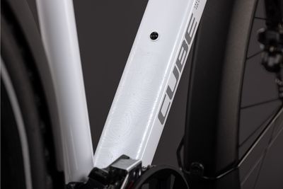 Tourenrad Cube Nature Pro FE 2026 | 28 Zoll | Diamant | 54 CM | metallicwhite´n´reflex (Bild 3)