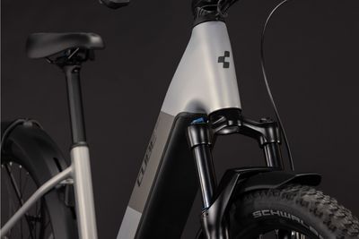 E-Cross Country Bike Cube Reaction Hybrid ONE FE 2026 | 720 Wh | 27,5 Zoll | Tiefeinsteiger | S | pearlsilver´n´chrome (Bild 14)