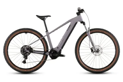 E-Trailbike Cube Reaction Hybrid Performance 600 2026 | 600 Wh | 29 Zoll | Diamant | L | plumgrey´n´black (Bild 1)