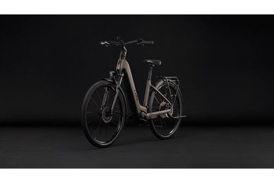 E-Bike Tourenrad Cube Touring Hybrid Pro 2026 | 800 Wh | 28 Zoll | Tiefeinsteiger | 46 CM | metallicumbra´n´black (Bild 10)