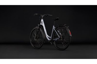 Tourenrad Cube Touring ONE 2026 | 28 Zoll | Tiefeinsteiger | 46 CM | silverblue´n´reflex (Bild 7)