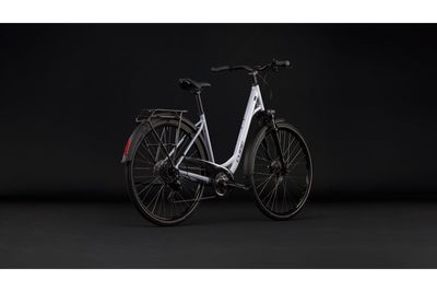 Tourenrad Cube Touring ONE 2026 | 28 Zoll | Tiefeinsteiger | 46 CM | silverblue´n´reflex (Bild 9)