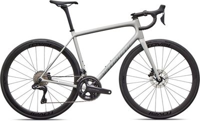 Allround-Rennrad Specialized Aethos Expert Di2 2026 | 28 Zoll | Diamant | 58 cm | DLMMET/SHDWSIL/BLUPRL (Bild 1)