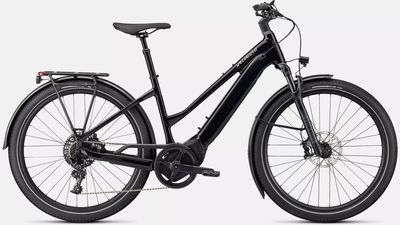 E-Bike Tourenrad Specialized Turbo Vado 5.0 Step-Through 2024 | 710 Wh | 27,5 Zoll | Trapez | XL | Cast Black/Silver Reflective (Bild 1)