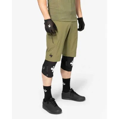 MTB Shorts Sweet Protection Hunter Slashed kurze Hose 0 (Bild 9)