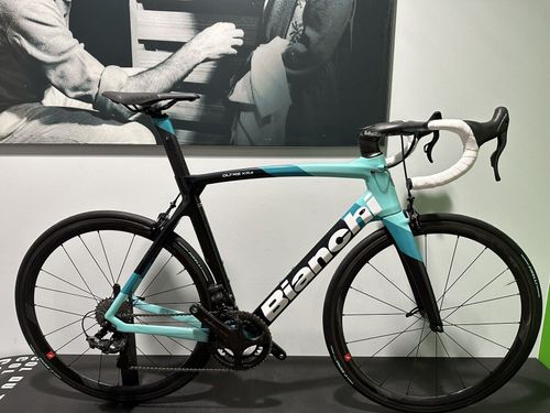 Aero Rennrad Bianchi OLTRE XR4 2023