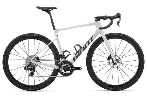 Endurance Bike GIANT Defy Advanced Pro 1 2026 | 28 Zoll | Diamant