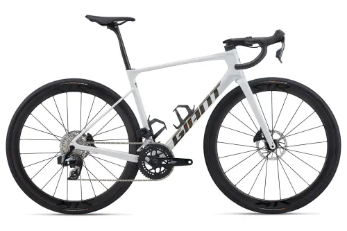 Endurance Bike GIANT Defy Advanced Pro 1 2026 | 28 Zoll | Diamant