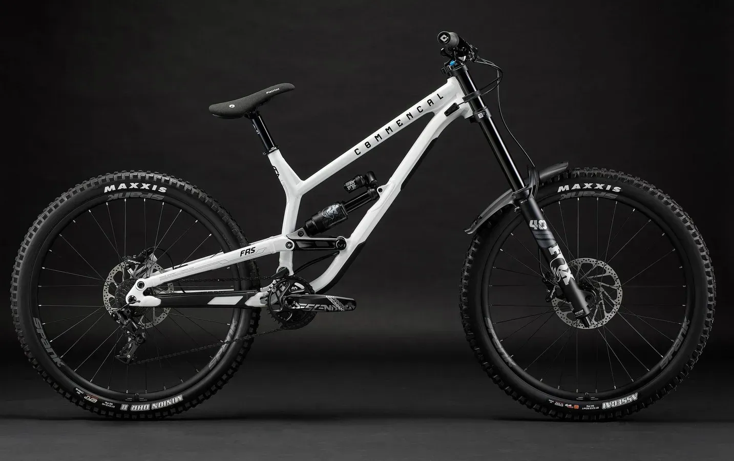 COMMENCAL Commencal FRS ESSENTIAL PURE WHITE 2023 | 27,5 Zoll | Diamant (Bild 1)