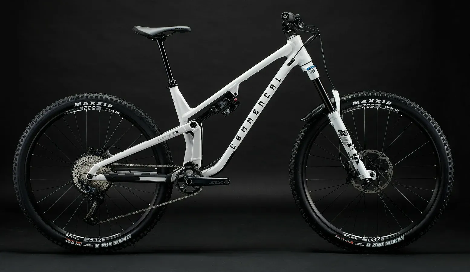COMMENCAL Commencal META V5 ESSENTIAL PURE WHITE 2023 | 29 Zoll | Diamant (Bild 1)