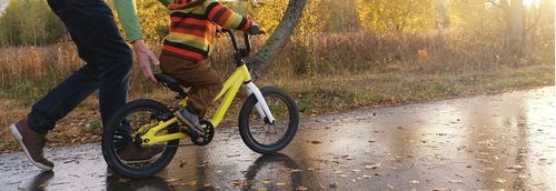 Ab wann sollte man Fahrrad fahren lernen?