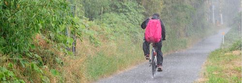 Fahrrad bei Regen: so bist du sicher und komfortabel unterwegs