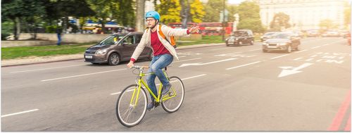 Handzeichen für Radfahrer: Richtig kommunizieren im Straßenverkehr